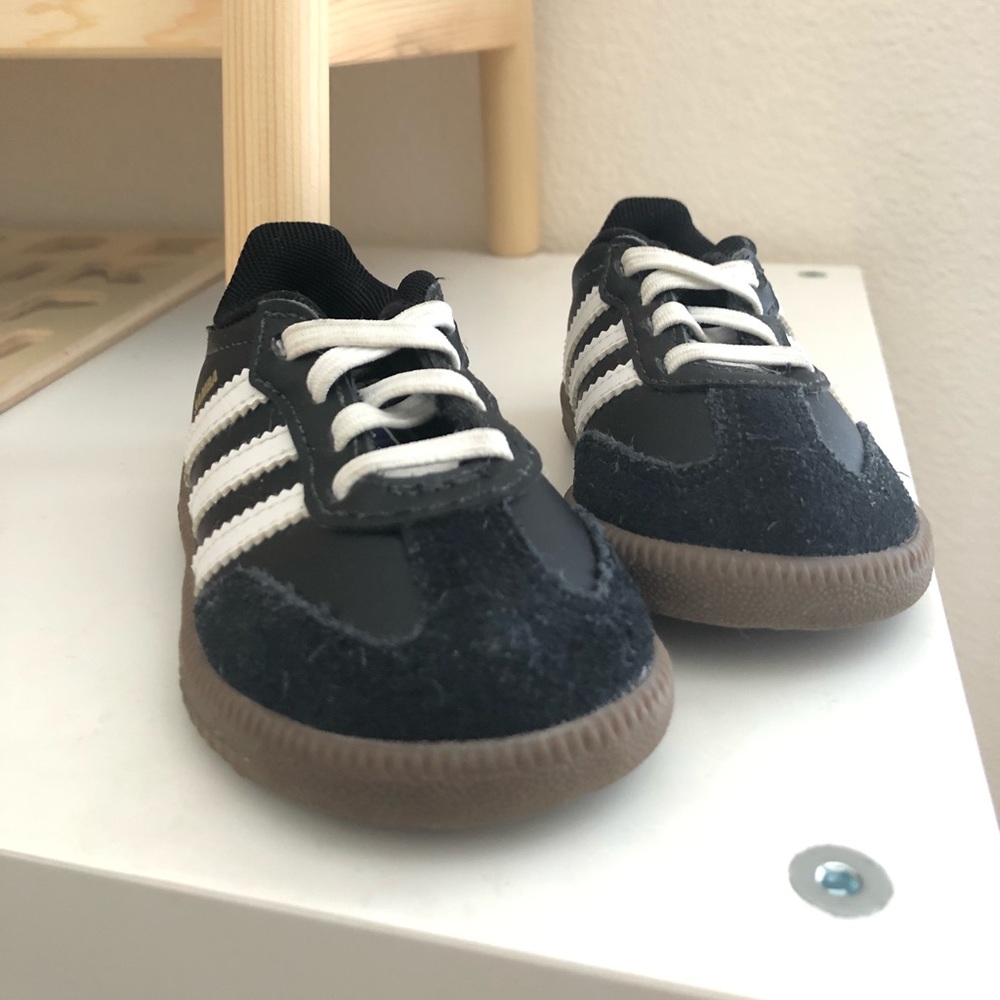Adidas baby sambas Navy size 4T